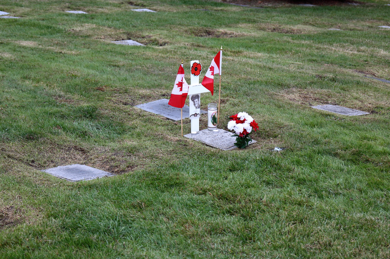 Illustration for article titled Pics from the Cemetery: 2017-11-11 at Mountain View